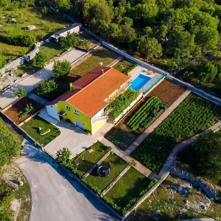 בית נופש Tranquil Oasis With Pool