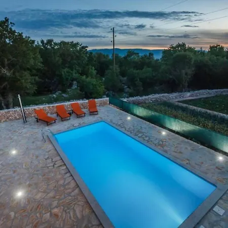 בית נופש Tranquil Oasis With Pool *
